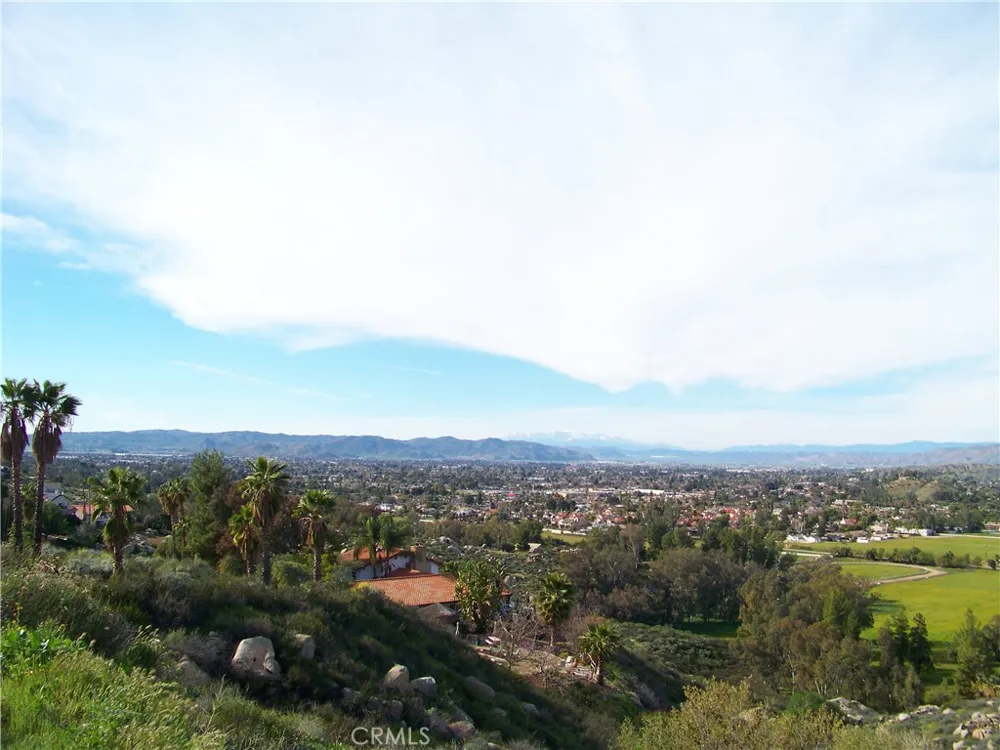 42540 Brix Hemet, CA 92544