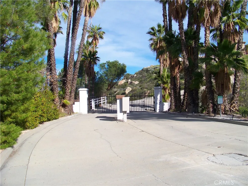 42540 Brix Hemet, CA 92544