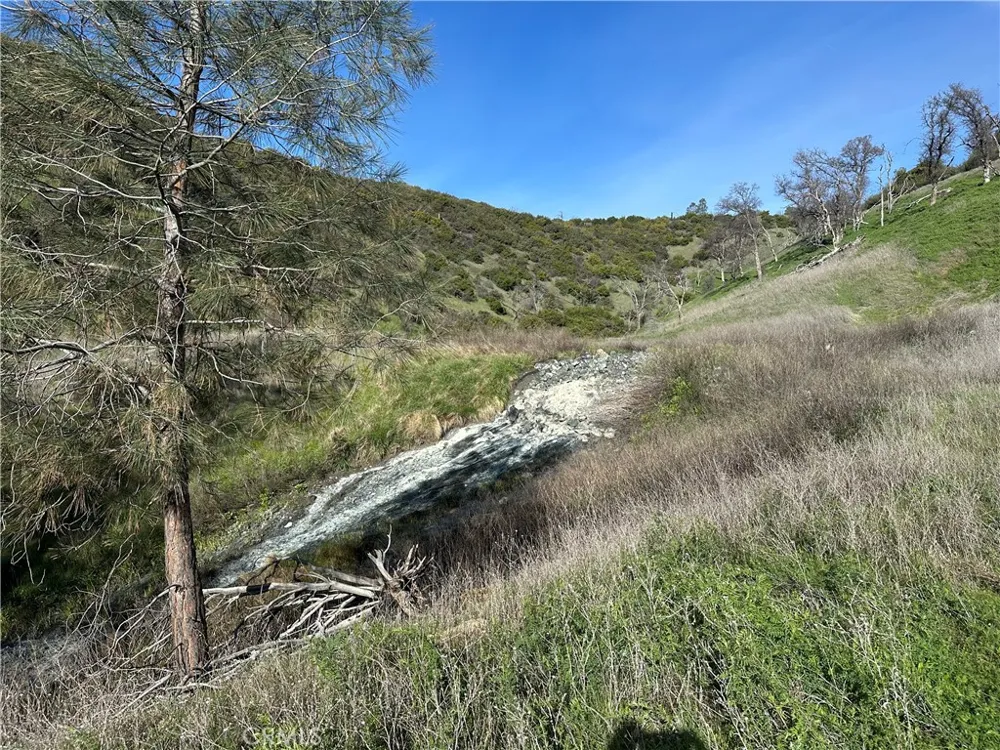 25156 E State Hwy 20 Clearlake Oaks, CA 95423