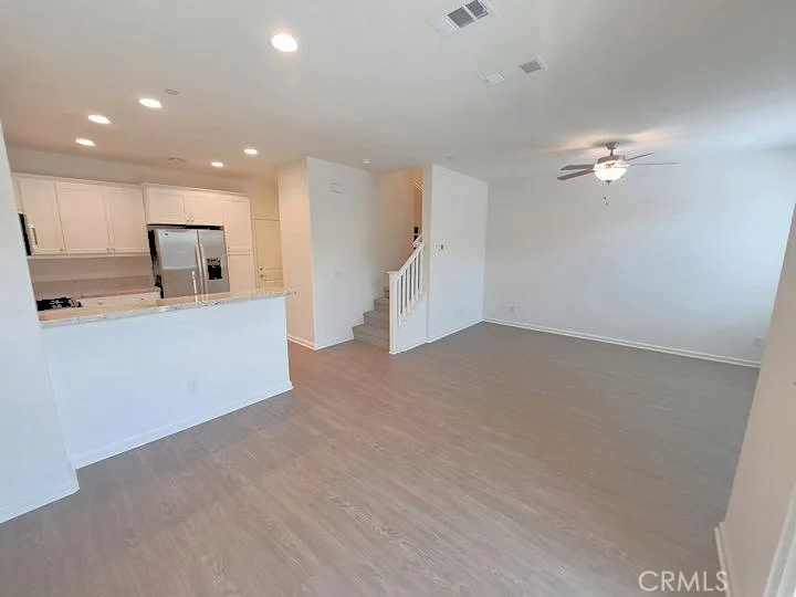 41987 Isadora #1402 Murrieta, CA 92562