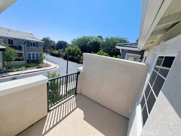 41987 Isadora #1402 Murrieta, CA 92562