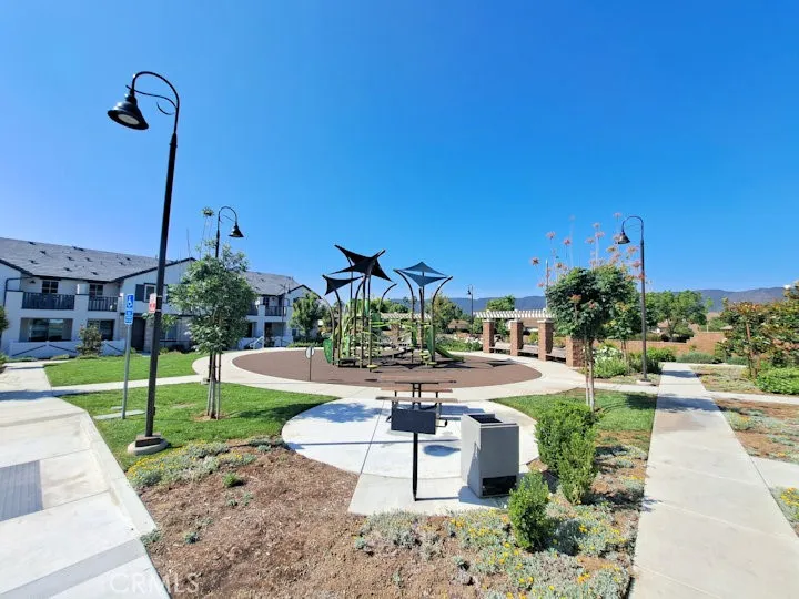 41987 Isadora #1402 Murrieta, CA 92562