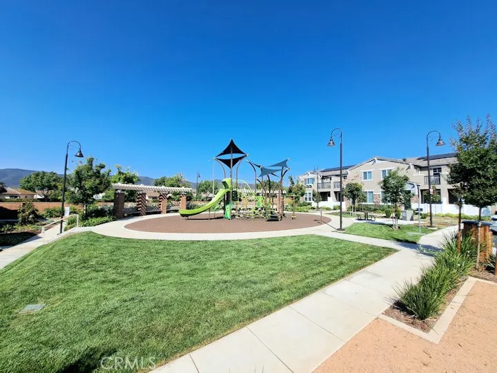 41987 Isadora #1402 Murrieta, CA 92562