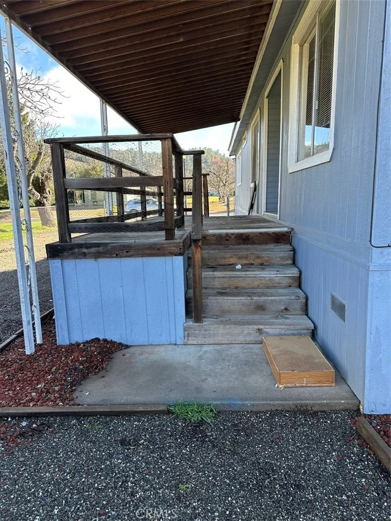 13925 Walnut Clearlake Oaks, CA 95423