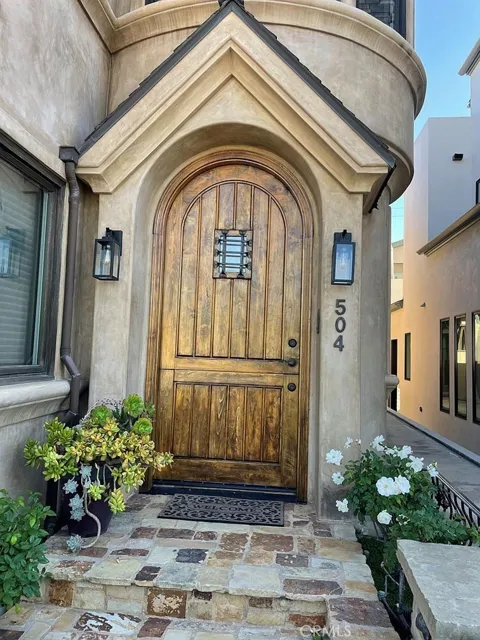 504 Avocado Avenue