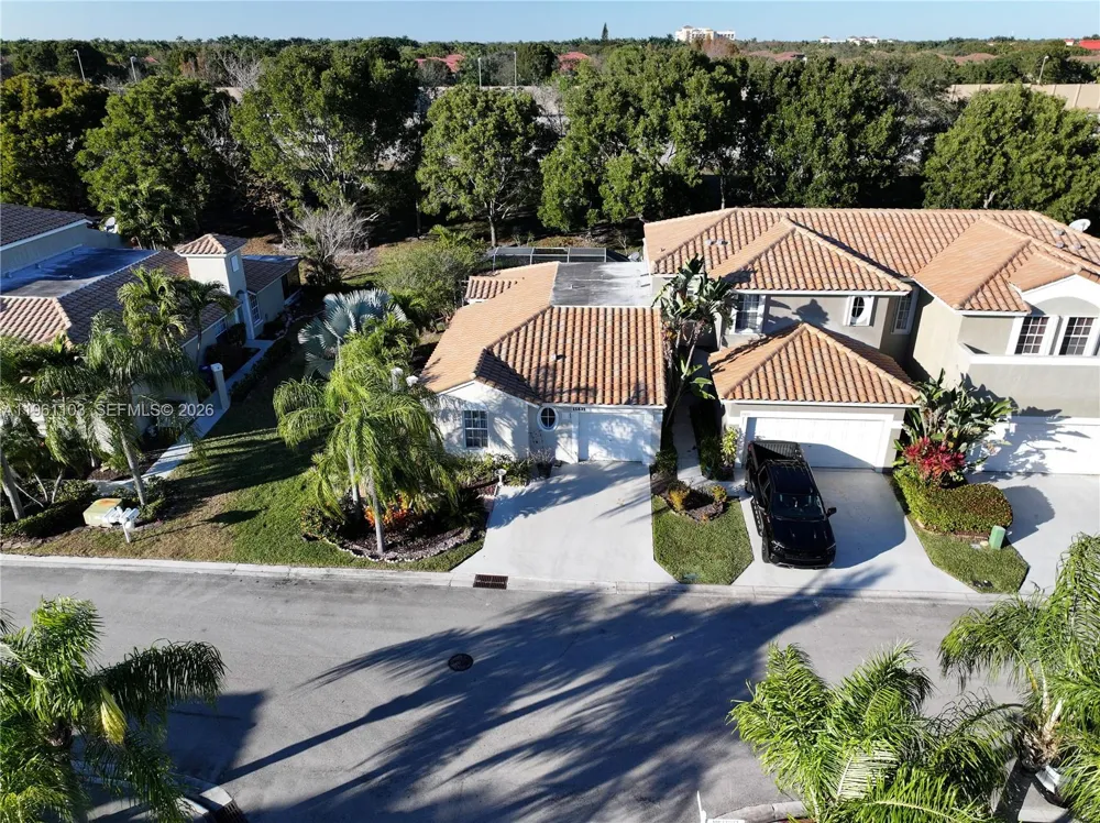 11831 NW 57th St Coral Springs, FL 33076