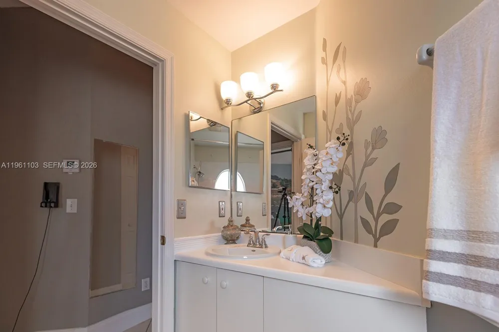 11831 NW 57th St Coral Springs, FL 33076