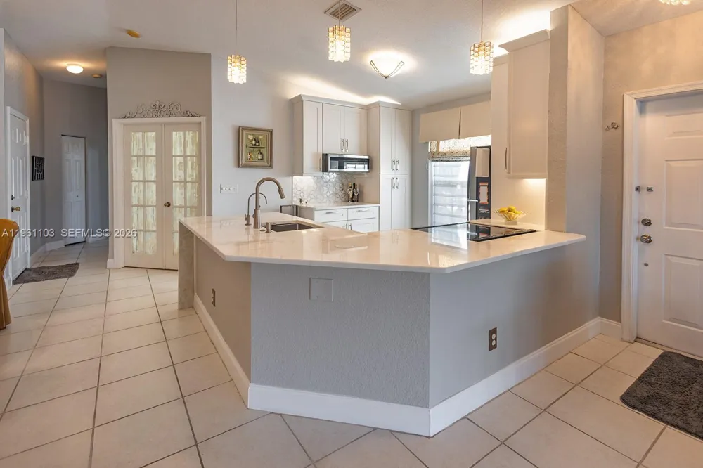 11831 NW 57th St Coral Springs, FL 33076
