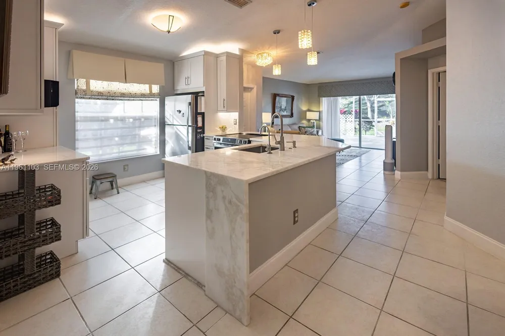 11831 NW 57th St Coral Springs, FL 33076