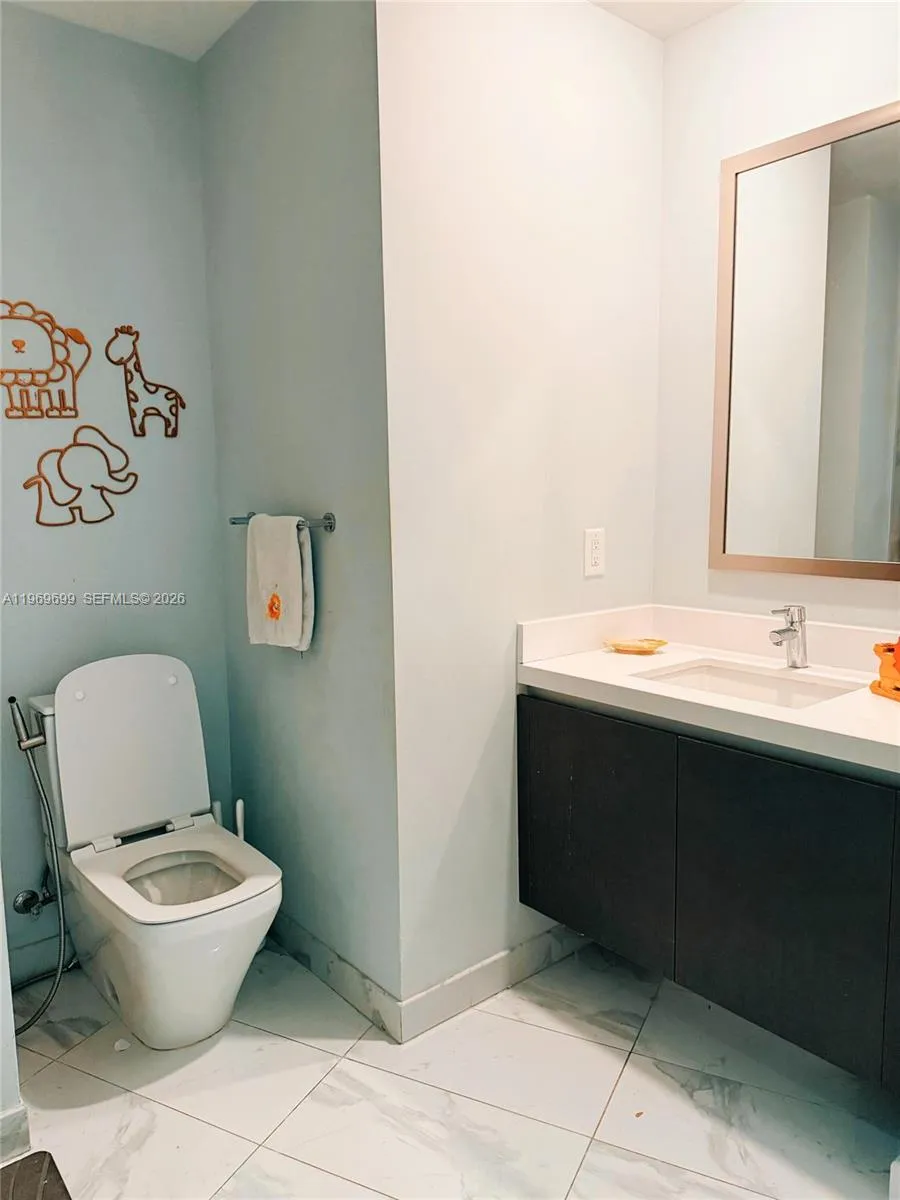 851 NE 1st Ave #2212 Miami, FL 33132