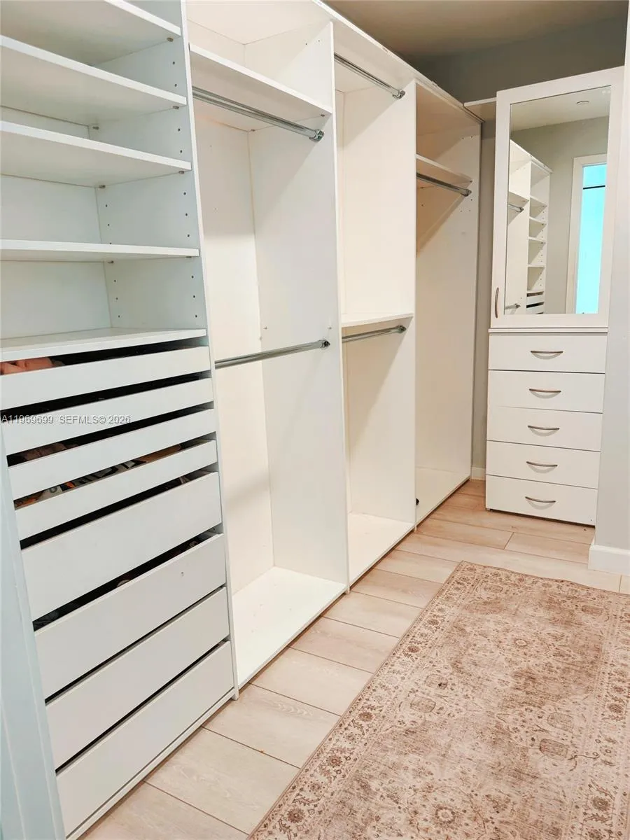 851 NE 1st Ave #2212 Miami, FL 33132