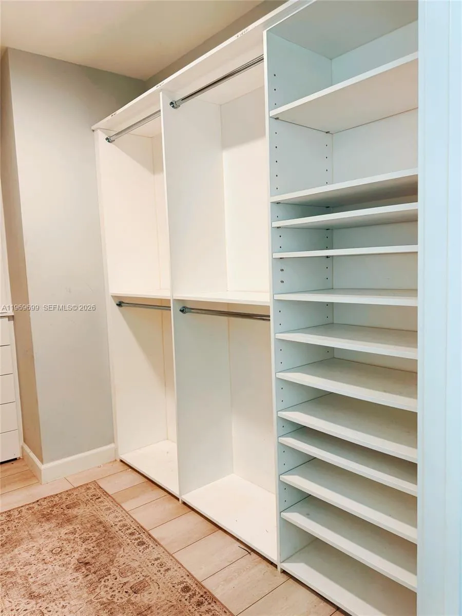 851 NE 1st Ave #2212 Miami, FL 33132
