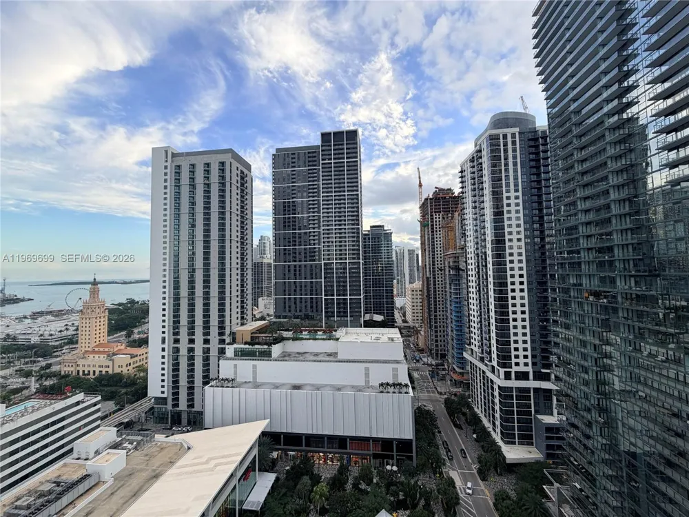 851 NE 1st Ave #2212 Miami, FL 33132