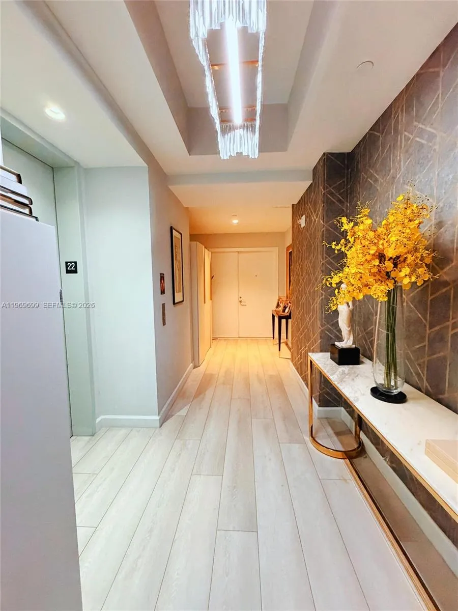 851 NE 1st Ave #2212 Miami, FL 33132
