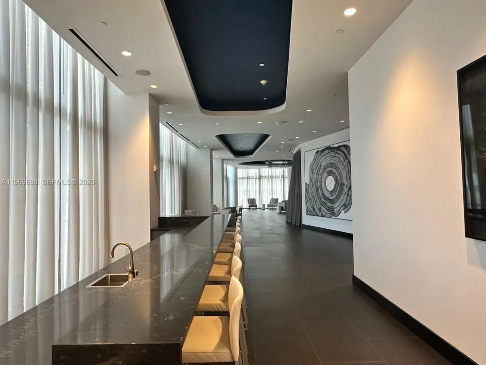 851 NE 1st Ave #2212 Miami, FL 33132