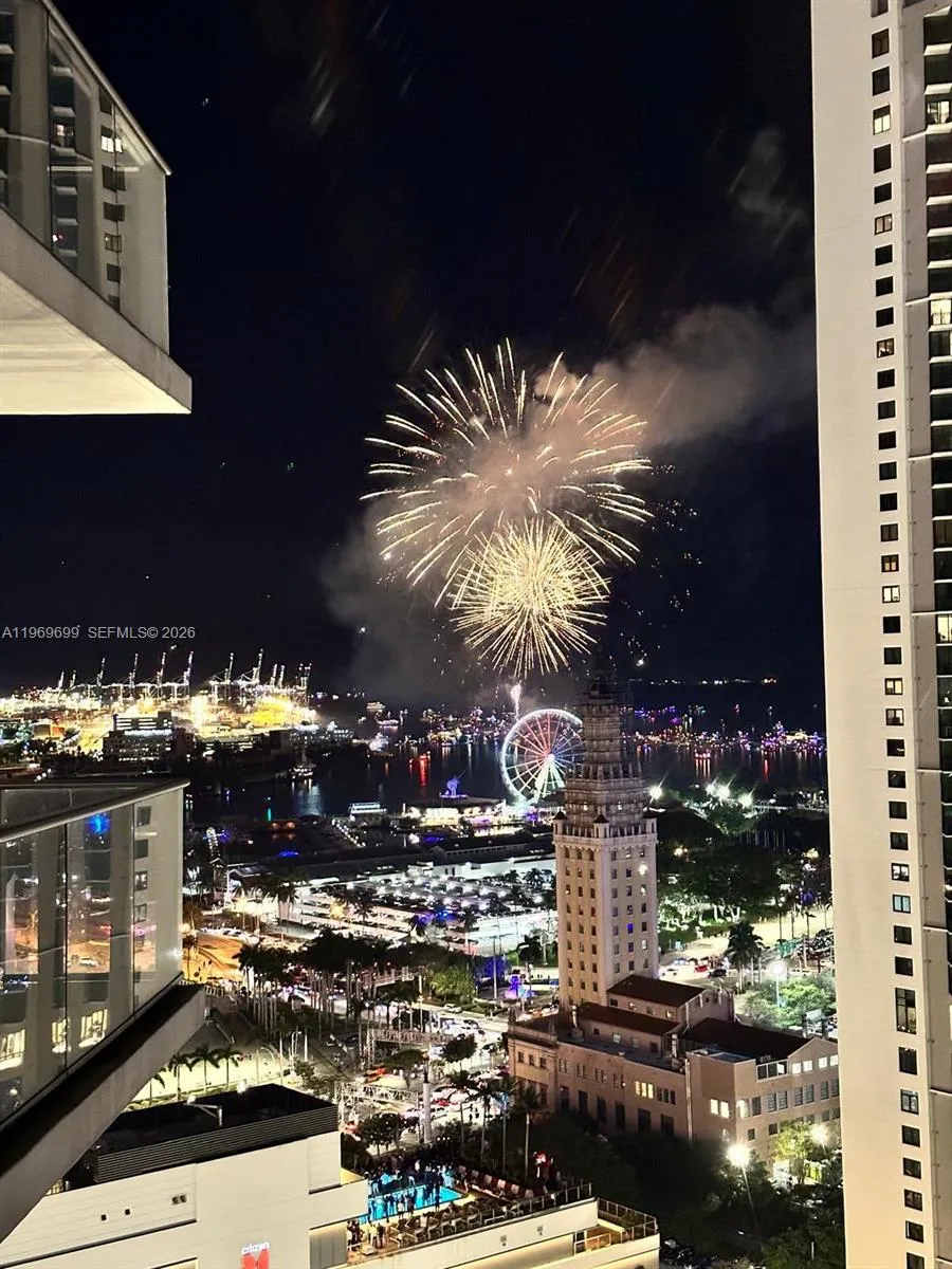 851 NE 1st Ave #2212 Miami, FL 33132