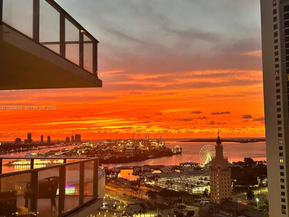 851 NE 1st Ave #2212 Miami, FL 33132
