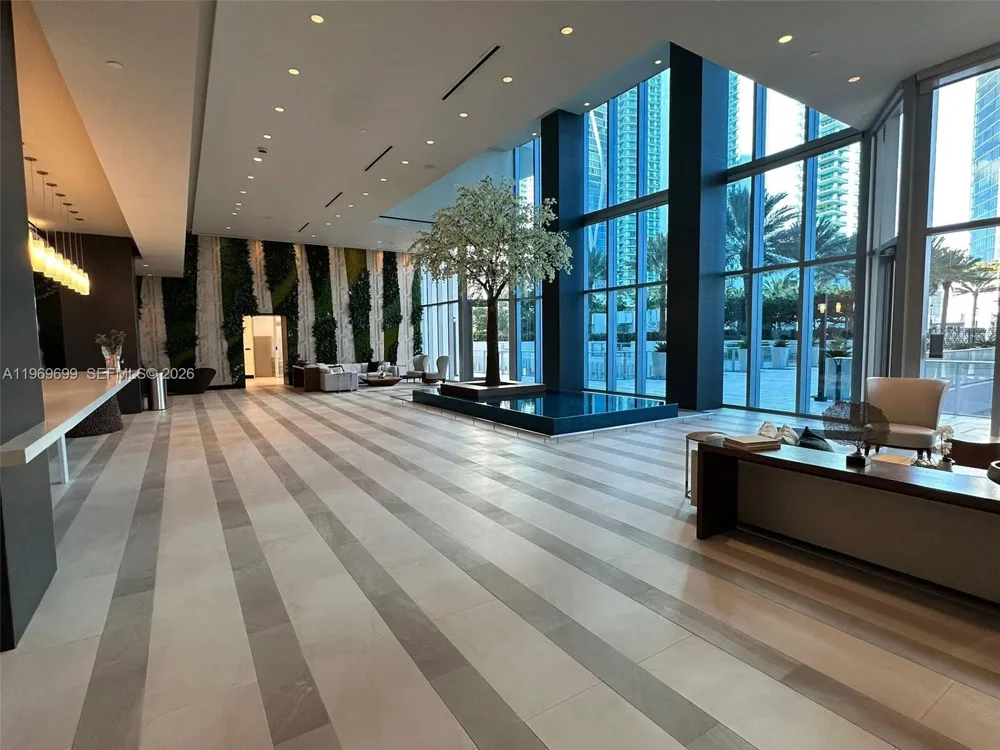 851 NE 1st Ave #2212 Miami, FL 33132