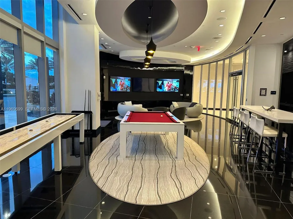 851 NE 1st Ave #2212 Miami, FL 33132