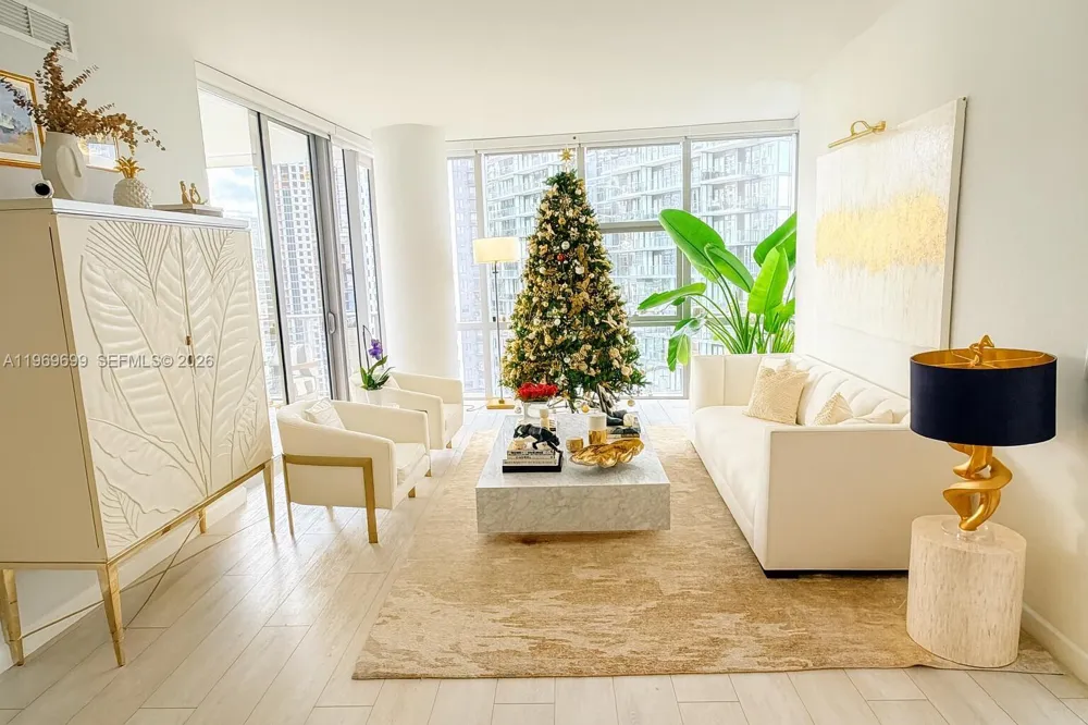 851 NE 1st Ave #2212 Miami, FL 33132