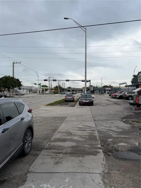 752 Opa Locka Blvd