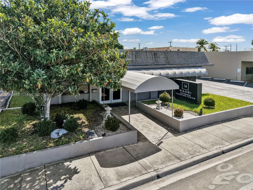 2220 University Dr Sunrise, FL 33322