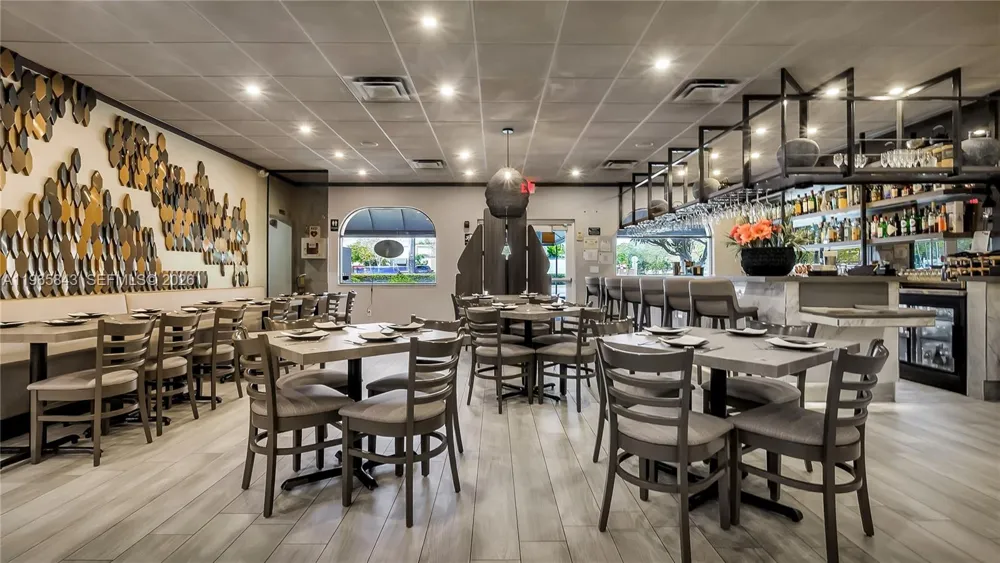 2220 University Dr Sunrise, FL 33322