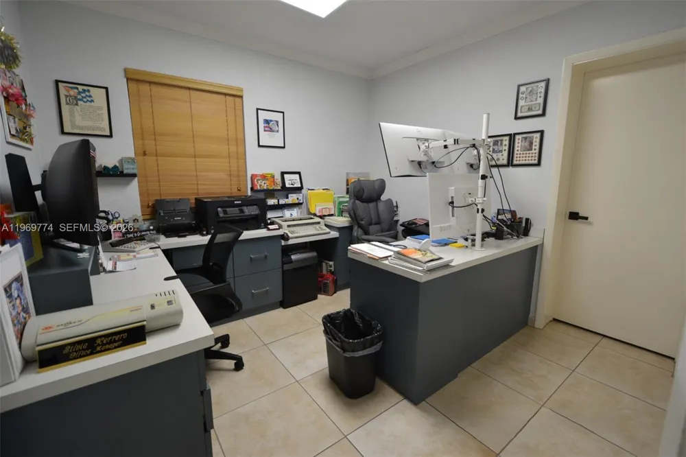 890 E 38th St Hialeah, FL 33013