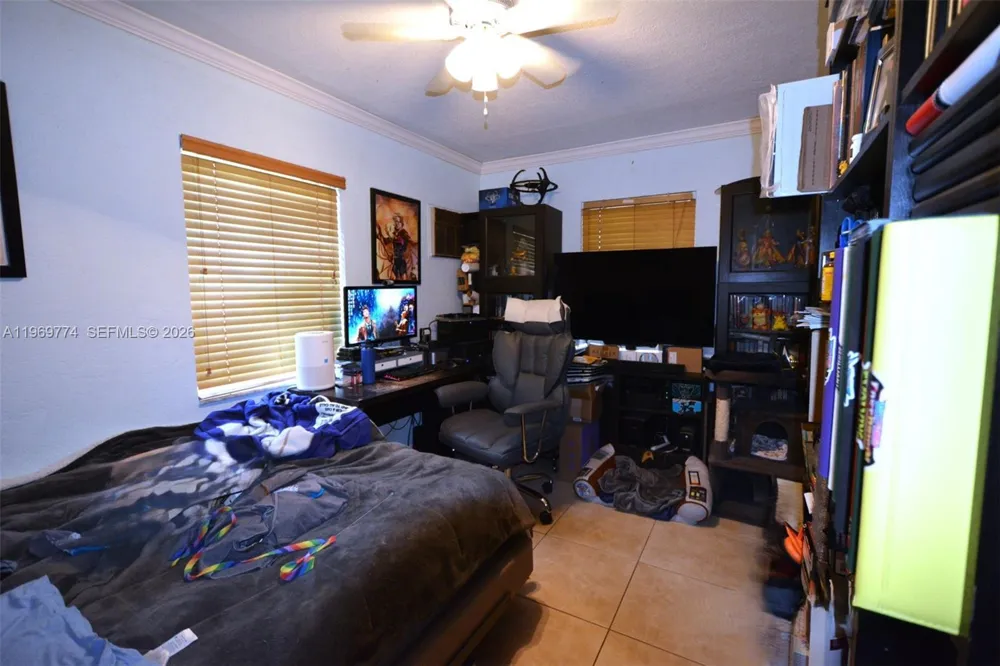 890 E 38th St Hialeah, FL 33013