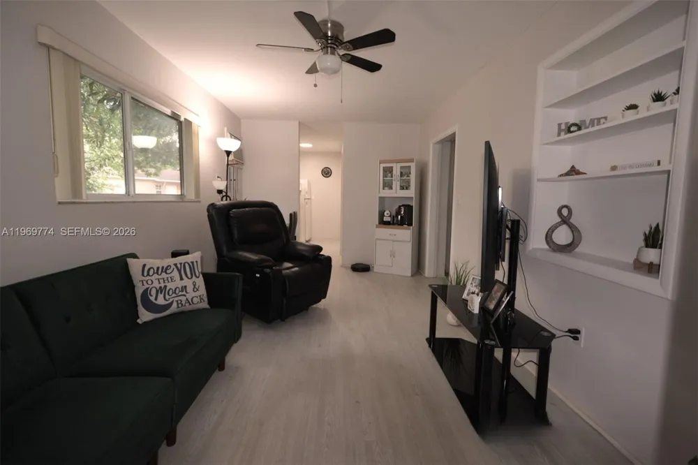 890 E 38th St Hialeah, FL 33013