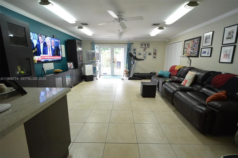 890 E 38th St Hialeah, FL 33013