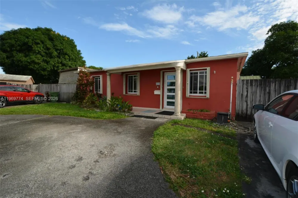 890 E 38th St Hialeah, FL 33013
