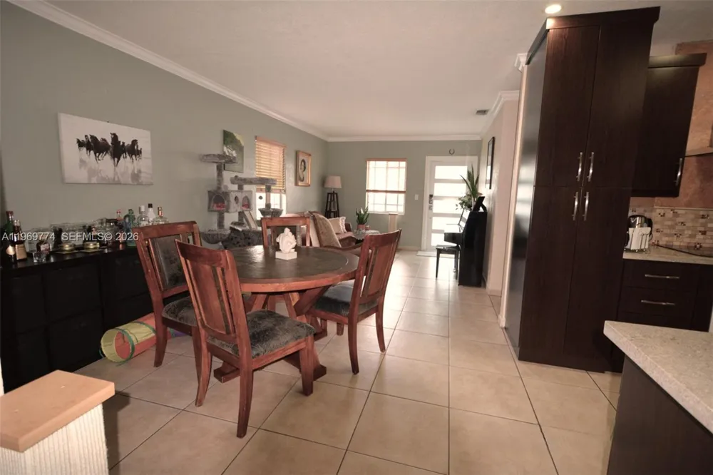 890 E 38th St Hialeah, FL 33013
