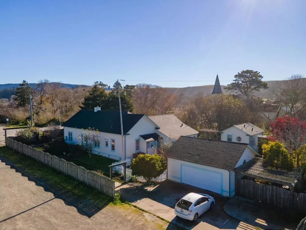 393 Stage Road Pescadero, CA 94060