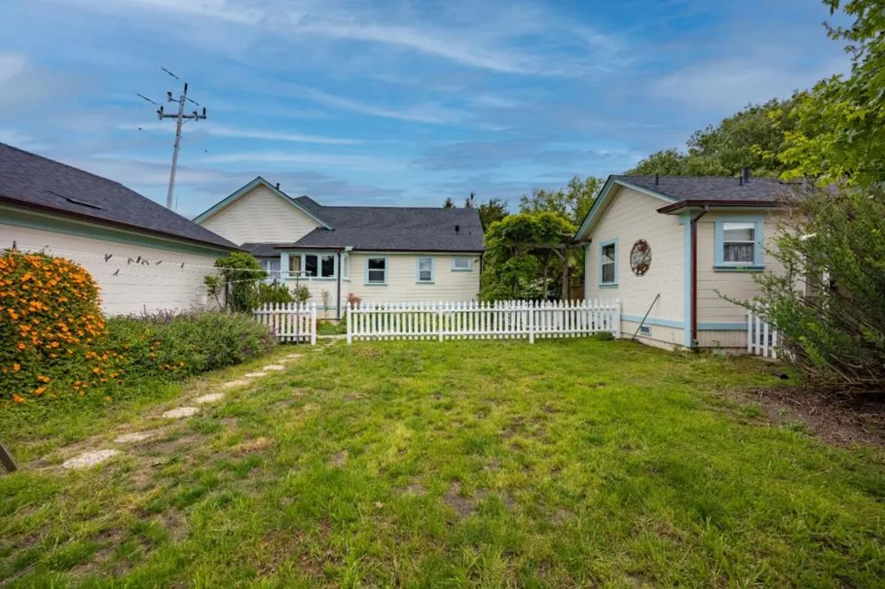 393 Stage Road Pescadero, CA 94060