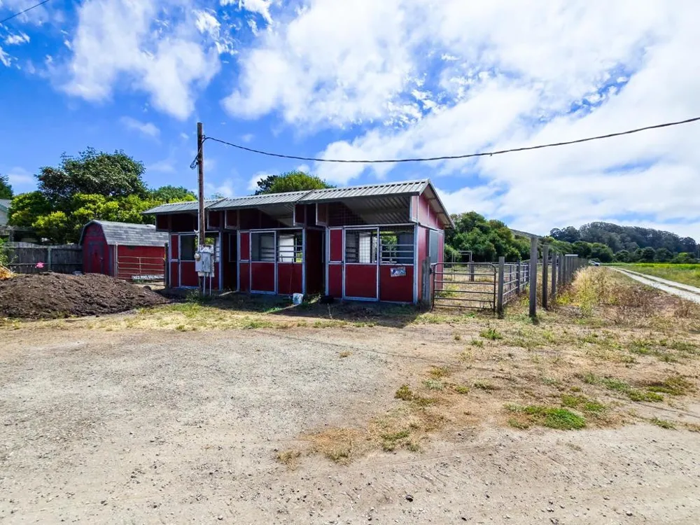 393 Stage Road Pescadero, CA 94060