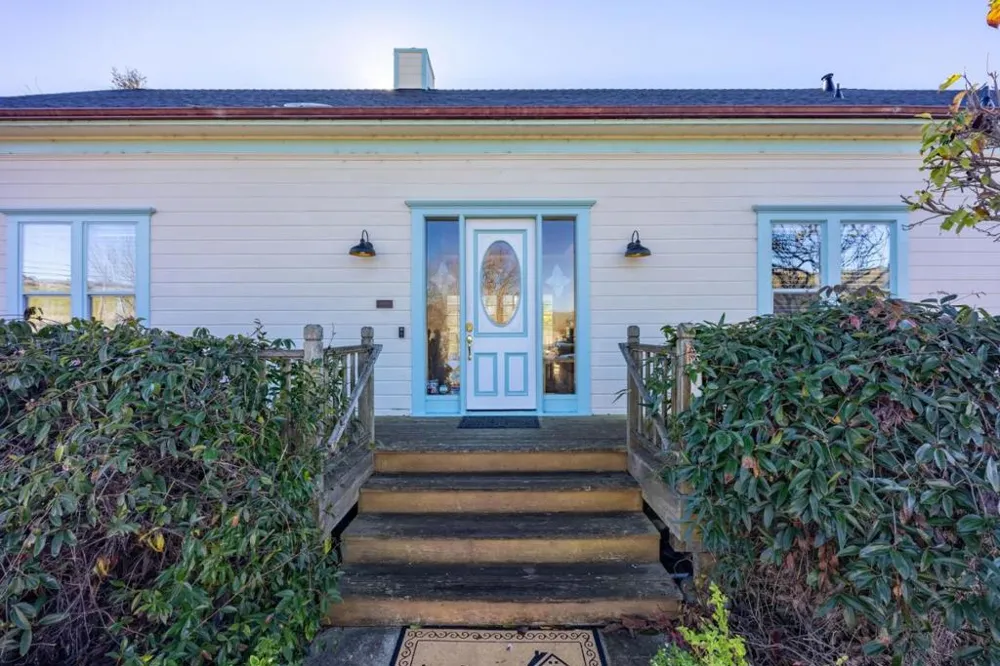 393 Stage Road Pescadero, CA 94060