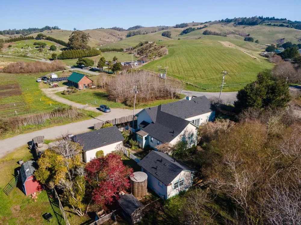 393 Stage Road Pescadero, CA 94060