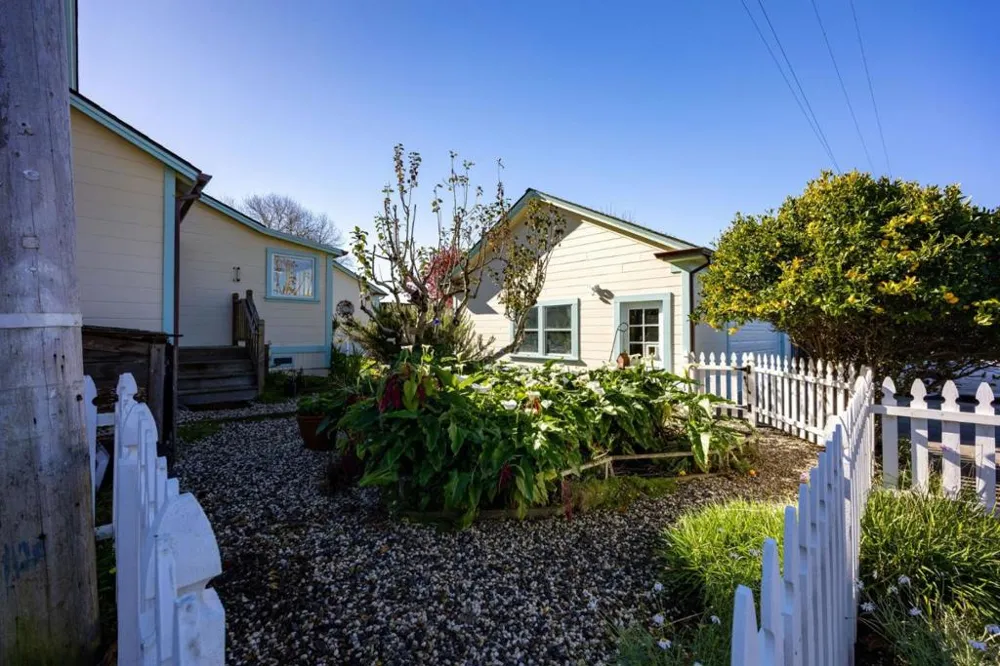393 Stage Road Pescadero, CA 94060