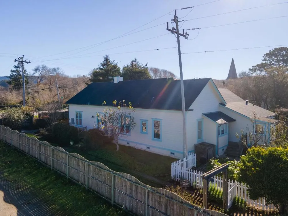 393 Stage Road Pescadero, CA 94060