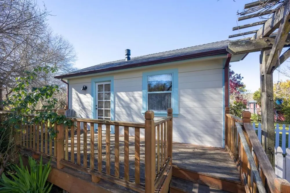 393 Stage Road Pescadero, CA 94060