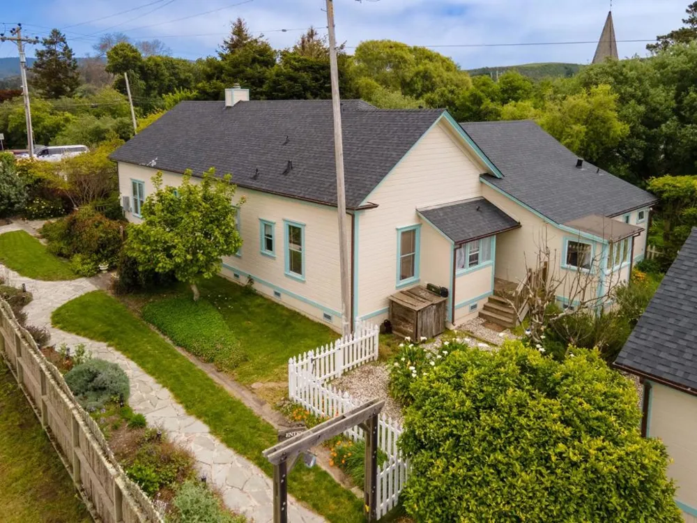393 Stage Road Pescadero, CA 94060