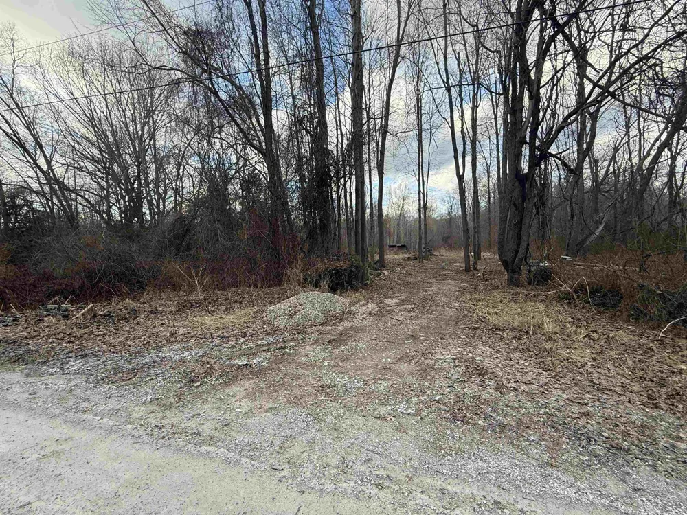 6136 High Road Clay Township, MI 48001