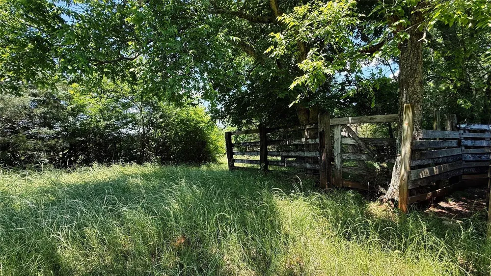 4 County Road 477 Henderson, TX 75654