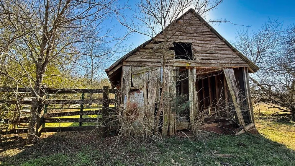 4 County Road 477 Henderson, TX 75654