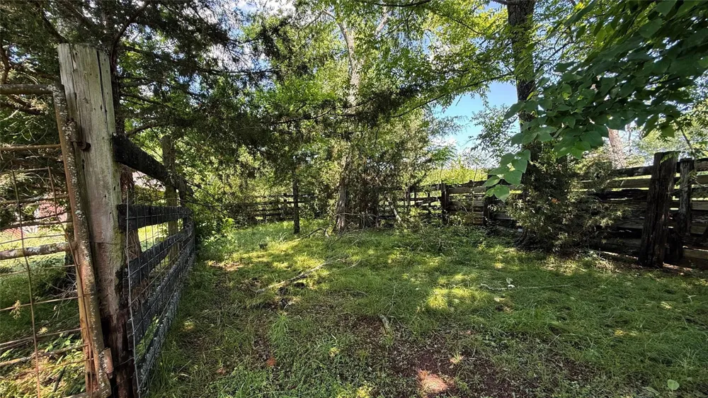 4 County Road 477 Henderson, TX 75654