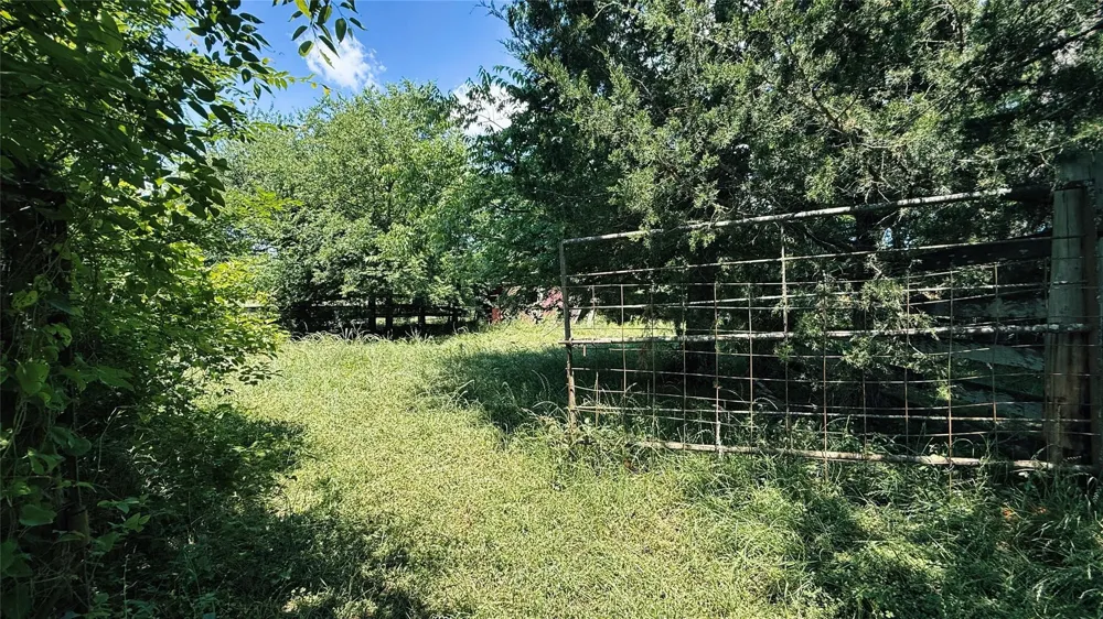 4 County Road 477 Henderson, TX 75654