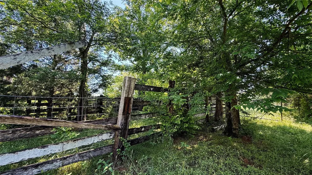 4 County Road 477 Henderson, TX 75654