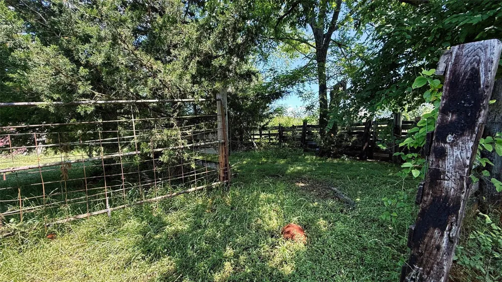 4 County Road 477 Henderson, TX 75654