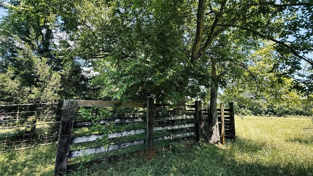 4 County Road 477 Henderson, TX 75654